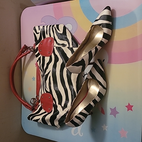 Shoes and pocket book match - Picture 1 of 1